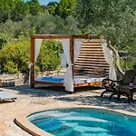 Oxa Dreamland Villa *